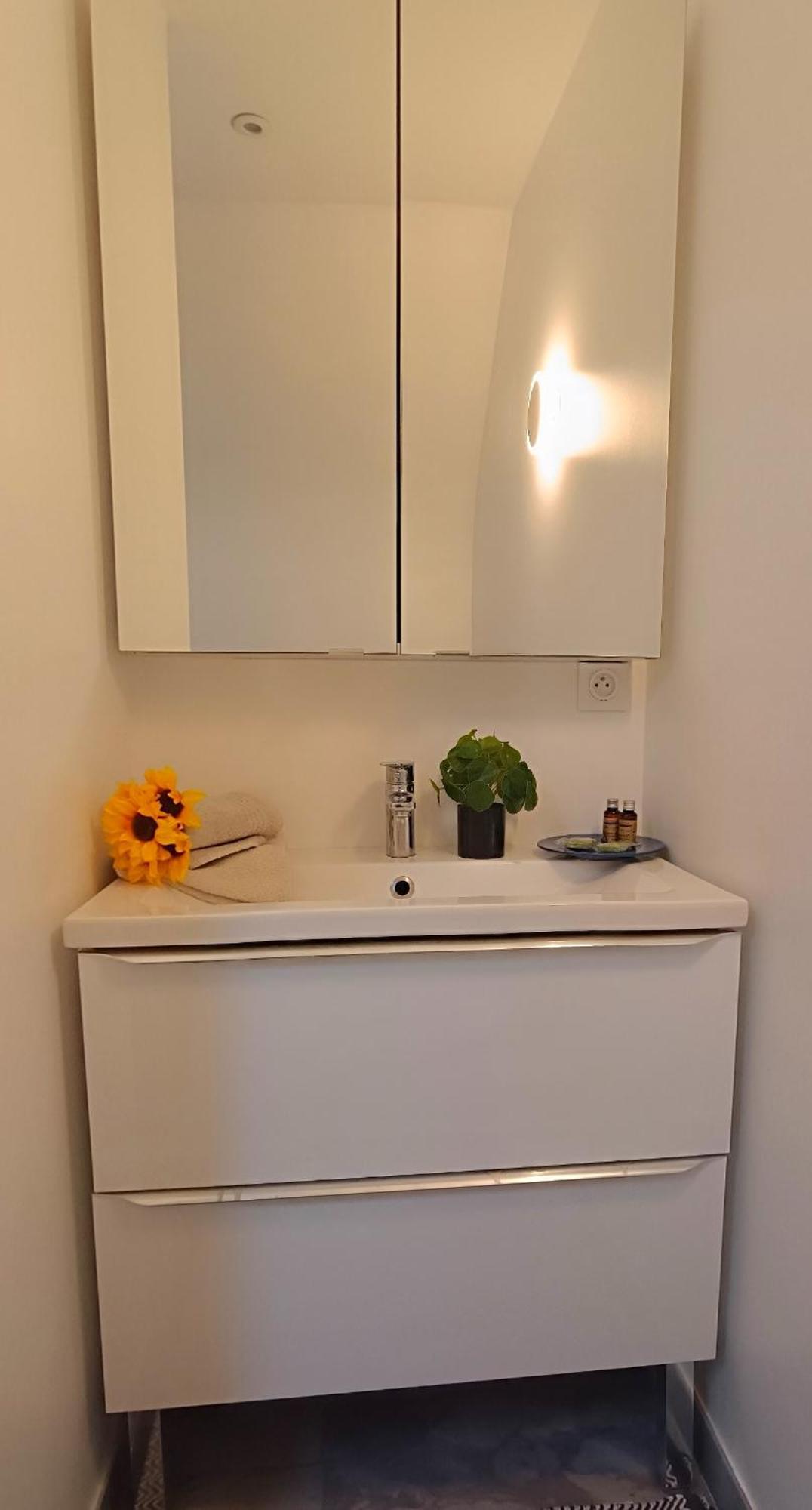 Appartement F2 Idealement Situe Caen Exterior photo